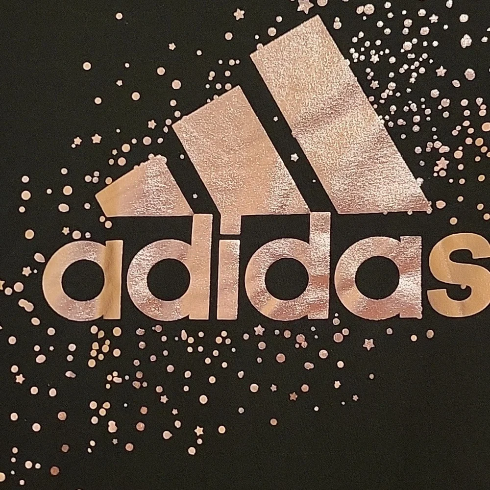 NWT: adidas Girls CrewNeck Long Sleeve Graphic Tee With Foil Logo & Purple Stars - Picture 2 of 12